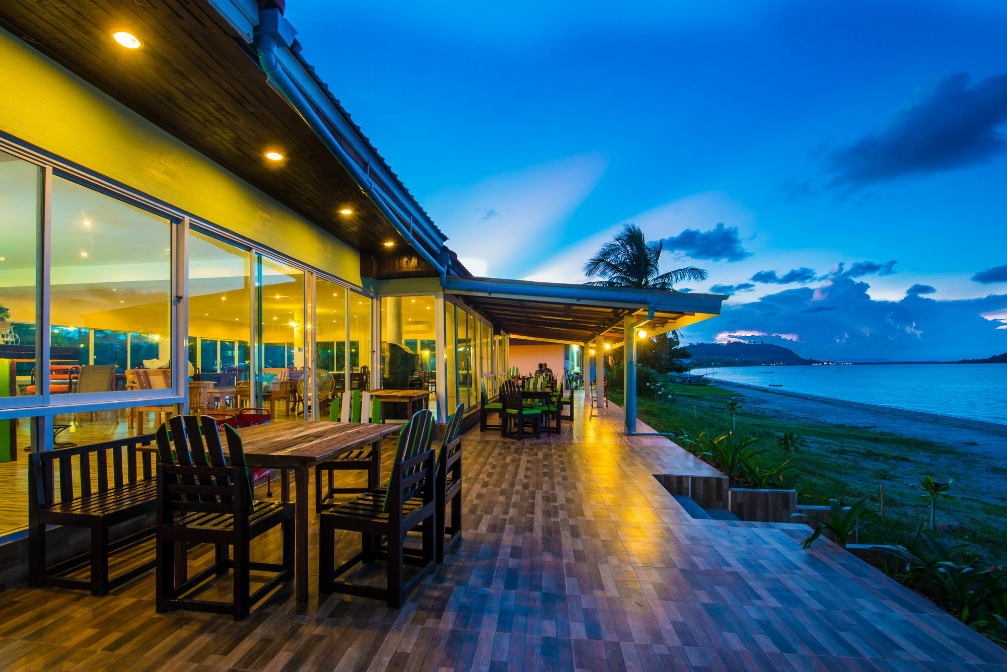 Star Light Beach Resort And Restaurant Chumphon Exterior photo